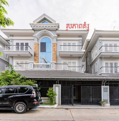 វីឡាភ្លោះសម្រាប់លក់ | Twin villa for sale in Borey Vimean Phnom Penh