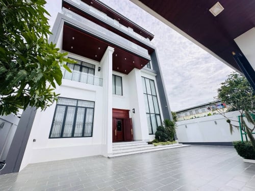 🎉វីឡាទំនើប សម្រាប់លក់ & ជួល បន្ទាន់ នៅសែនសុខ