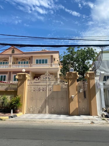 ផ្ទះវីឡាសំរាប់ជួល ទួលគោក | Villa for Rent in Toul Kork