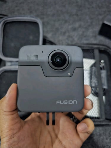 GoPro fusion 360 មួយទឹក 98% ថែមជូន accessories មួយset ធានា១ខែលេីម៉ាសុីន