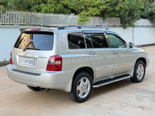 highlander . 04 - ប៉ុង.1 limited  កៅអី 3ជួរ  ហ្វូល​