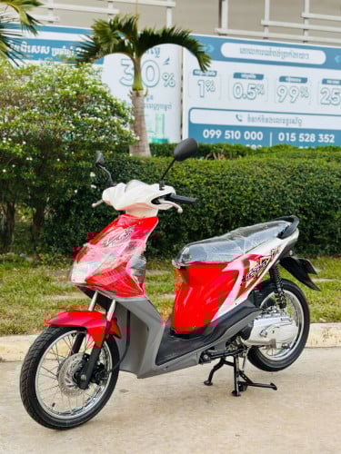 Honda Icol012 ក្រុមហ៊ុន ម៉ាសុីនតាន់ហាប់នែនស្ងាត់ជិះស្រួលស្ទុះមិនលាន់មិនហុយមានពន្ធកាតគ្រឺ
