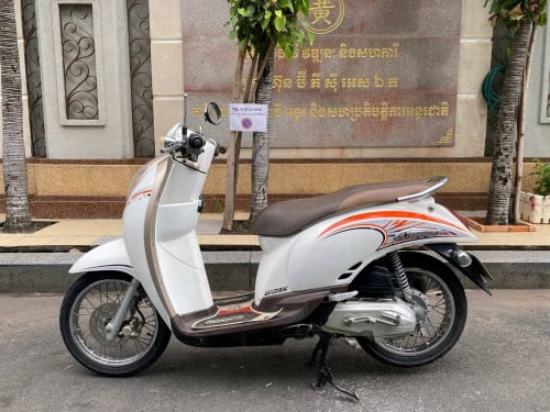 Honda scoopy