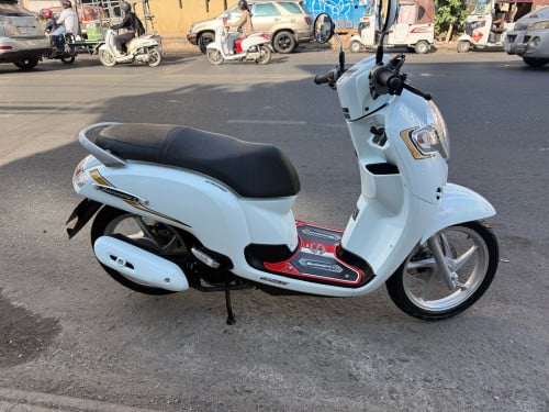 Honda scooyi