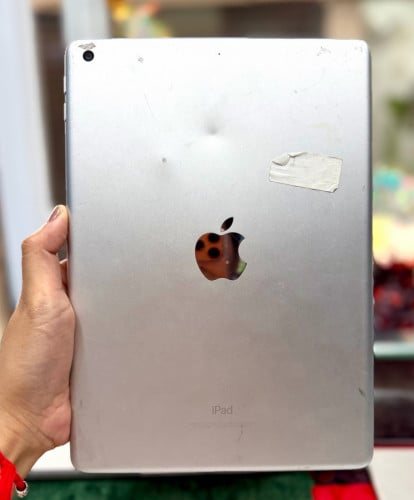 Ipad 5 Generation ទំហំផ្ទុក 32 តួស្ទើរ 95% WiFi Only