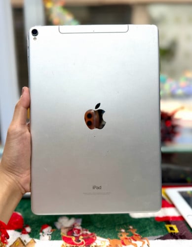 Ipad Pro 10.5 ទំហំផ្ទុក (64G) WiFi Only អេក្រង់ស្ព័រតិចៗ តួស្ទើរ 95%