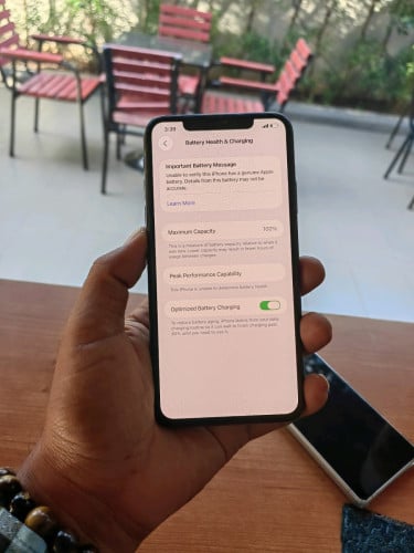 Iphone 11 pro max LLA 64G សាន / ដូរតែថ្មមួយគ្រាប់ទេ