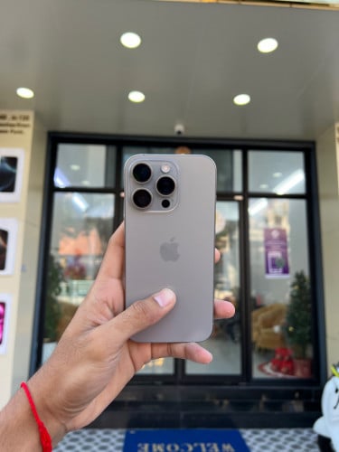 iPhone 16 pro LL/A 256G ស្អាត99% សំនុំសុីន 780$