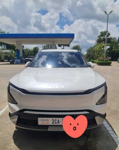 Kia EV5 2024 720km Land option ថ្មី 99% ម្ចាស់ផ្ទាល់ តំលៃ 29,900$ ជិះបាន ខ្ទង់ 9000km