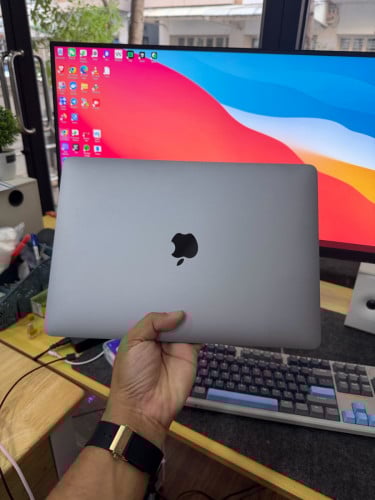 MacBook Pro 2020 13” M1 16G/512G Battery 100%