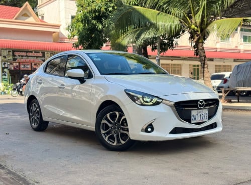 Mazda .2 ឆ្នាំ 018 -ហ្វូល  ឡានថ្មី