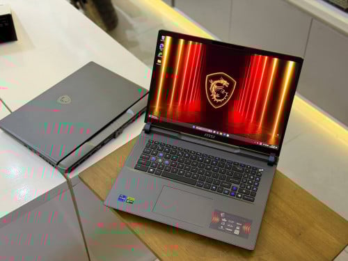 MSI Vector 17HX A14VFG ( 99% )CPU Corei9-14th, RAM 16GB, SSD 1TB, VGA Nvidia RTX 4060 8GB