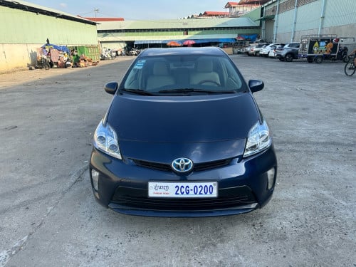 Prius 2012 option 3 ពណ៌ខៀវ