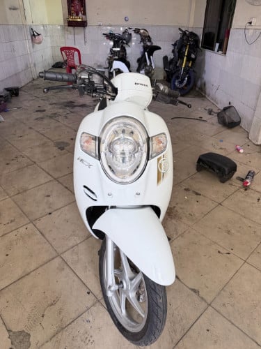 scoopy 018 កាត់គ្រី