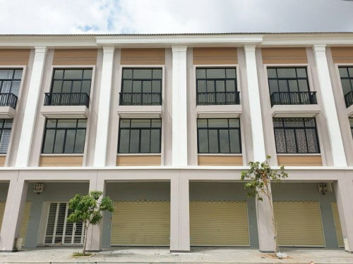 Shop House for rent in Penghuoth The Star Diamond 60m