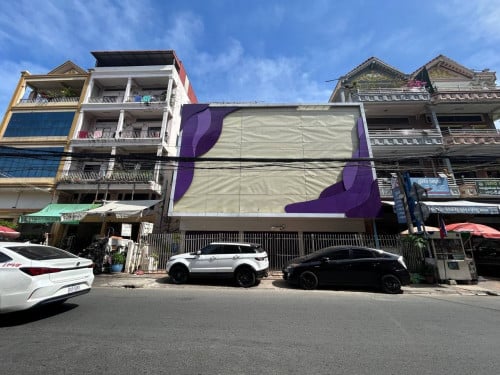 Shophouse for Sale in BKK2 – Spacious & Business Area
