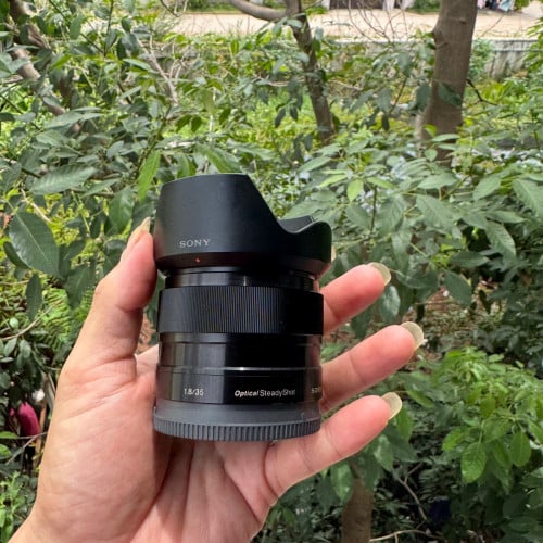 Sony 35mm 1.8 OSS
