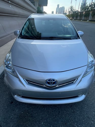 Toyota Prius-V 2012 Option 5