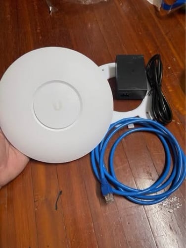 UniFi AC AP Pro + PoE Adapter + Mount (full set)