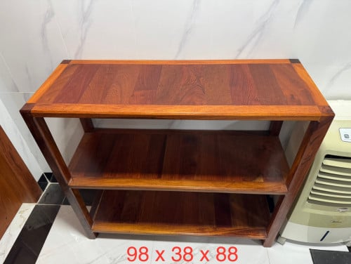 តុបីថ្នាក់ឈើនាងនួនលាយបេង