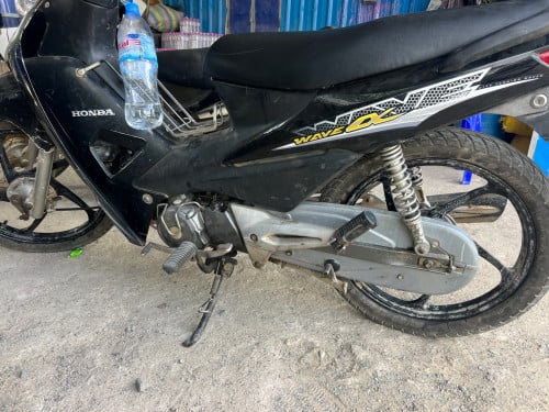 ម៉ូតូនៅស្អាត