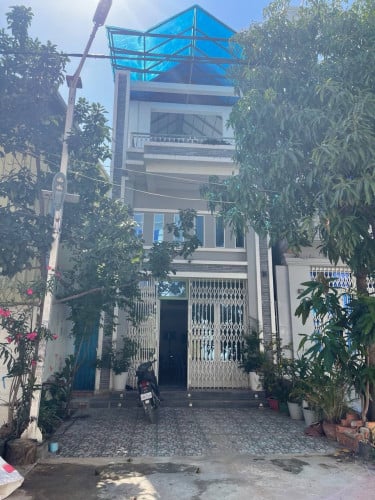 ផ្ទះសម្រាប់ជួលនៅជិតផ្សារឈួកមាស