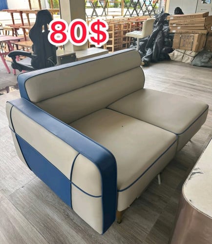 សាឡុងនៅថ្មី