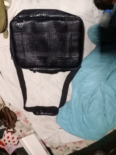 កាបូបស្បែកក្រពើលក់