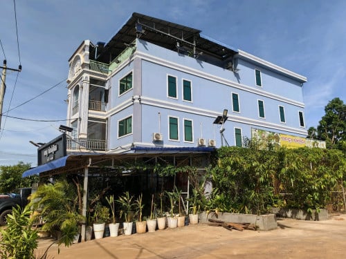 ឣ្នកសំឣាតបន្ទប់