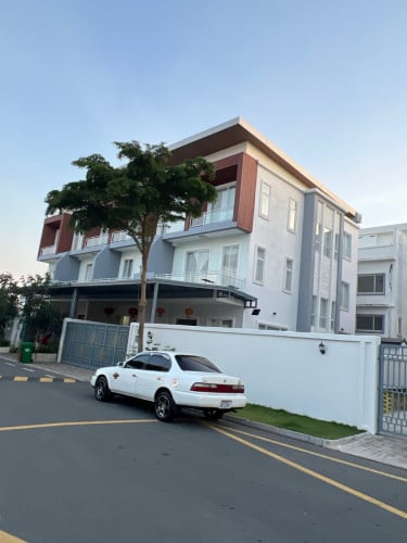 លក់រថយន្តជិះផ្ទាល់ខ្លួន