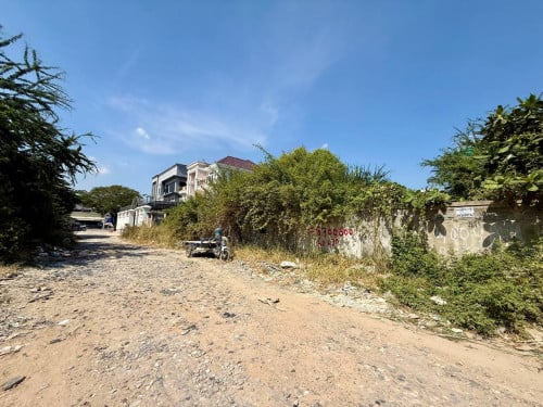 ដីជួលប្រញ៉ាប់ ៖ ចុះពីផ្លូវហាណូយ  100m, សង្កាត់ភ្នំពេញថ្មី, ខណ្ឌសែនសុខ, រាជធានីភ្នំពេញ