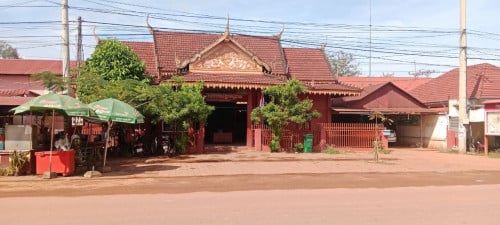 ផ្ទះលក់ក្រោម ទីផ្សារនៅជិតផ្សារជ្រាវ300មក្រុងសៀមរាប
