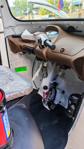 បង់រំលោះ កង់បី Ape Piaggio NXT+230cc