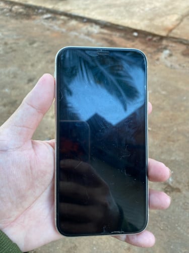 លក់iPhone 11 128g នៅសណុំសុីនមានស្គេនទាំងអស់130ដាច់មកមុនបានមុន