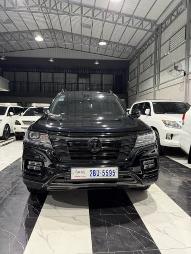 លក់​ MG Rx8 022 Black Edition full option ថ្នាំ​សុីនមួយជុំ​ ម្ចាស់ដេីម​ផ្ទាល់​ កៅអី​បីជួរ​