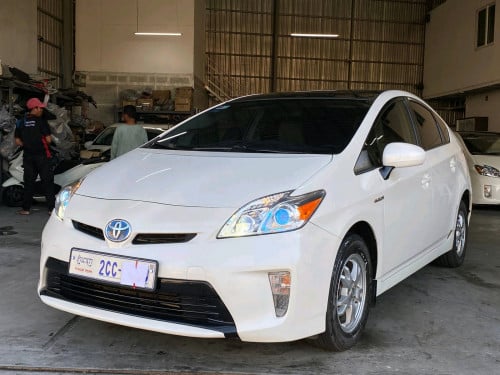 បញ្ចុះតំលៃ Prius 2012 អប់សិន3 Solar ក្នុងលឿង📢( ឡានស្លាកលេខ)រៀបចំតិច សំនុំសុីនទាំងអស់