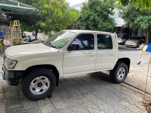 លក់Toyota Hilux 99 ឡើង 03 4*4 កាប់ពីតាស់ លេខដៃ ម៉ាស៍ូត