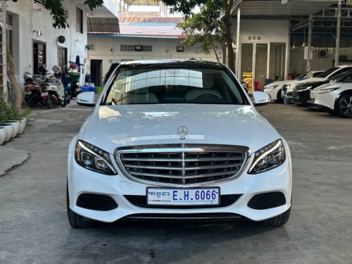 2015 Mercedes C300 4Matic ទឹកថ្នាំស្រុីន១ជុំ