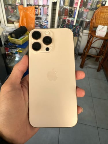 iPhone 16 Pro max CH/A ពណ៌ Gold សាណុំស៊ីនស្អាត 99.99% ថ្ម100% លក់ 840$