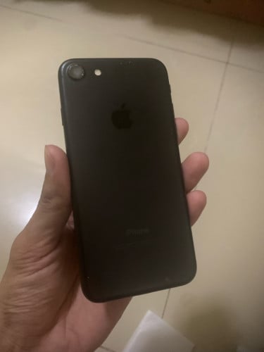 iPhone 7g 32g លក់📥