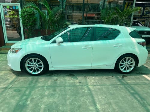 Lexus CT 200H 2013 For Rent /出租
