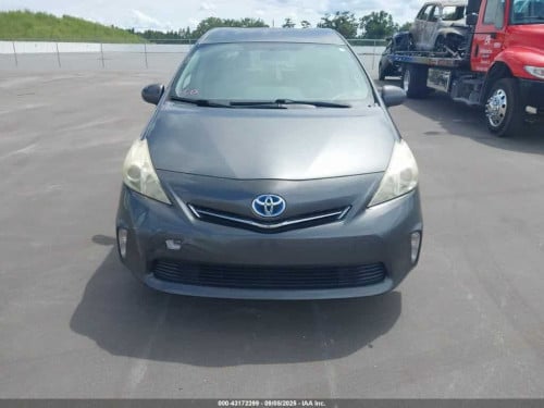 Prius V 2012  Option3
