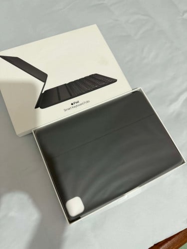 resell smart keyboard Folio for Ipad 11inch new 99.99% from USA