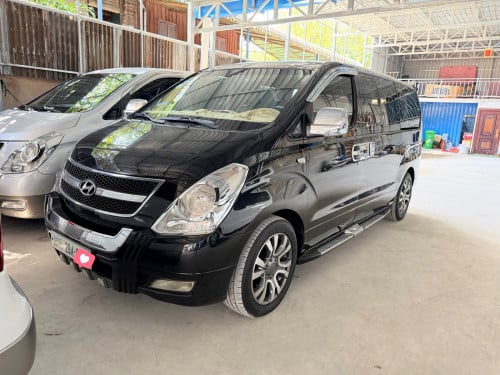 Starex 08 cvxខ្មៅសុីនពីកំនេីតសំនុំឃ្លាំងម្ចាស់ទី1បាតស្អាតខ្ចី