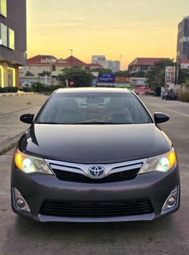 Toyota Camry Hybrid XLE 2012 Full Option