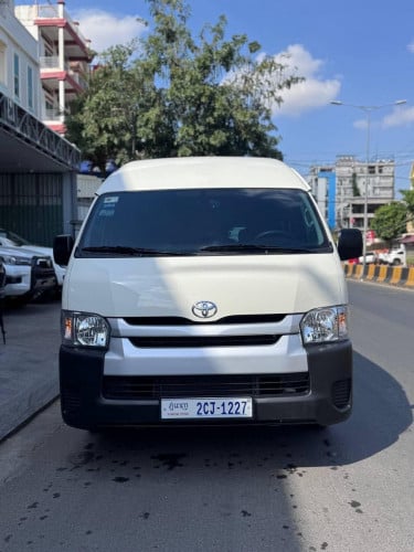 Toyota Hiace 2026 ជិះបាន1800km