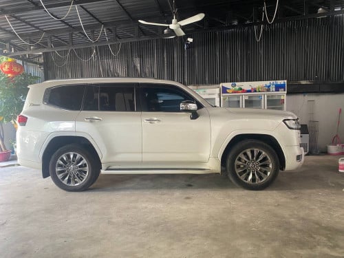 VX.R ful option ខួប70ឆ្នាំទៀត ឡានថ្មីមិនទាន់បកស្កុត