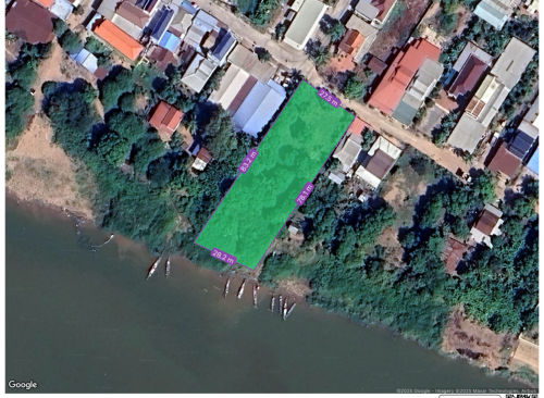 ដីជាប់មាត់ទន្លេមើលឃើញក្រុងភ្នំពេញ