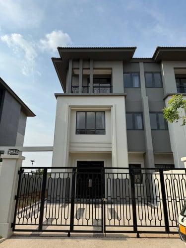 វីឡាភ្លោះសម្រាប់ នៅជីបម៉ុងហ្គ្រេនភ្នំពេញ