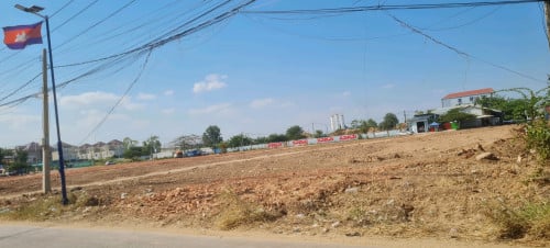 ដីលក់ម្ចាស់ផ្ទាល់នៅទល់មុខបុរីអង្គរភ្នំពេញ ជិតហ្រ្គេនភ្នំពេញ